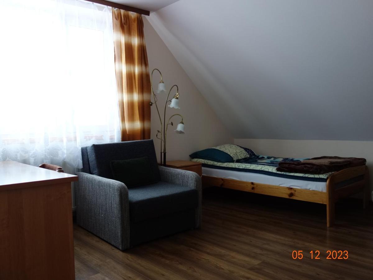 Serednie Male Dom Mlodziezowy W Polanie 아파트 외부 사진